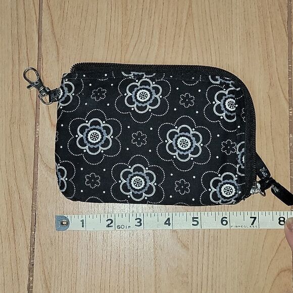 THIRTY-ONEāBLACKāANDĀ WHITEāFLORALāWALLET - Picture 8 of 8